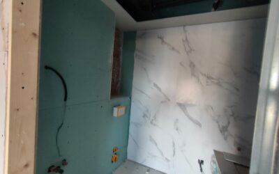 Baño tipo mármol carrara